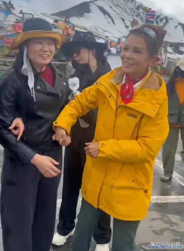 朱迅任甘孜文旅宣传实际大使 义举架起情谊桥梁